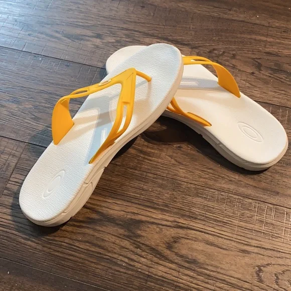 Oakly Men’s Sandal - Picture 2 of 4